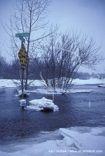 Street flooding from frazil ice after thaw and sudden freeze-up