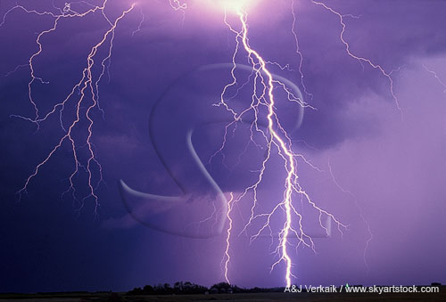 A close lightning bolt displays fine detail and color