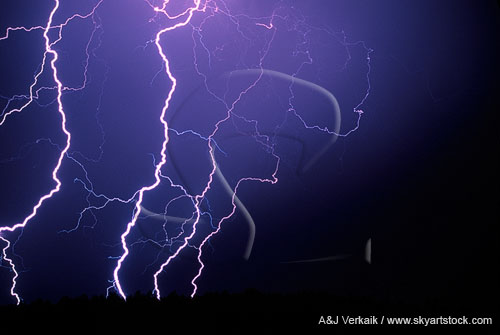 Close multiple lightning strikes with fine, colored filaments