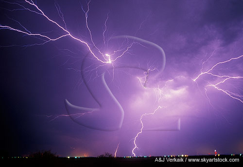 An explosive spray of cloud-to-air lightning filaments