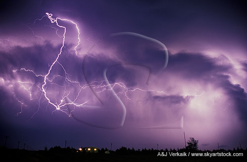 An unusual knotted lightning air discharge twists erratically.