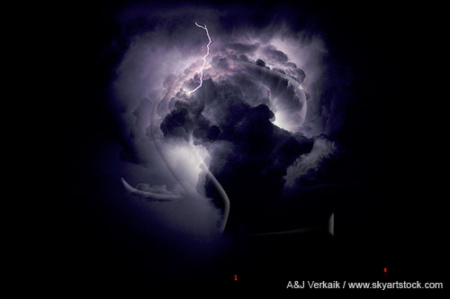 A boiling cloud with rare cloud-to-air lightning filament air discharge