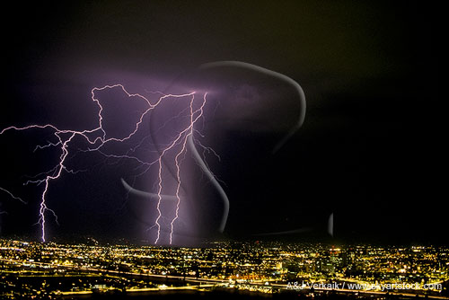 Cloud-to-ground lightning over Tucson, Arizona
