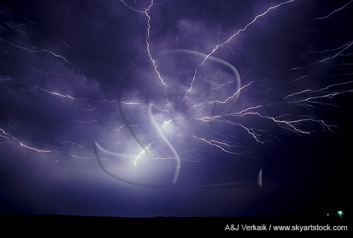 An explosion of spider lightning filaments (anvil crawlers)
