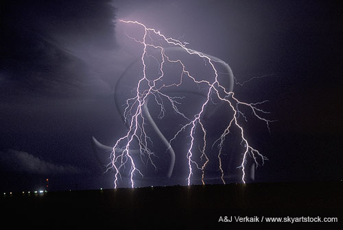 Two lightning flashes showing very similar patterns in lightning