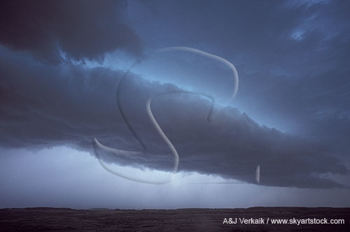 This roll cloud precedes a wall of heavy rain and is detached 