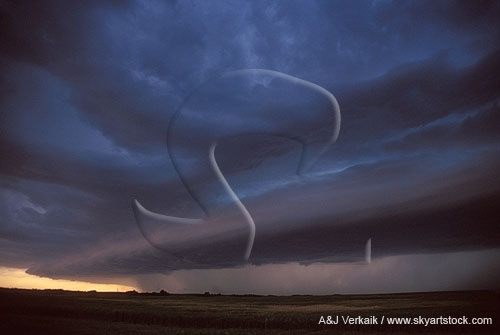 This Arcus is a display of magnificence and perfection in the sky