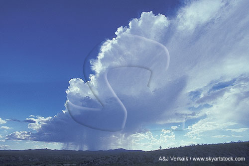 Cloud types, Cb: stationary orographic Cumulonimbus cloud