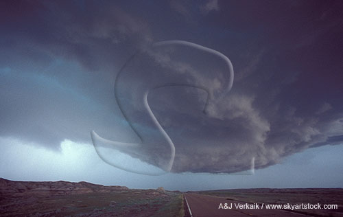 Interpreting storm cloud features: mesocyclone on an HP supercell