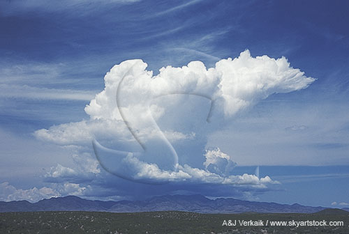 Mountain weather storm cloud formations: Towering Cumulus 