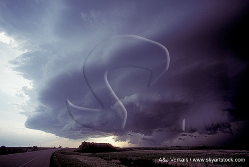 A large area of updrafts fills the inflow side of a severe storm
