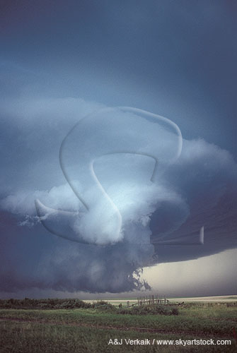 Danger threatens as a rotating wall cloud approaches