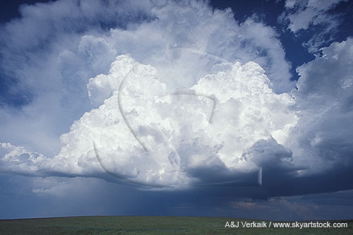 A new supercell storm is in the making as a storm cell builds rapidly