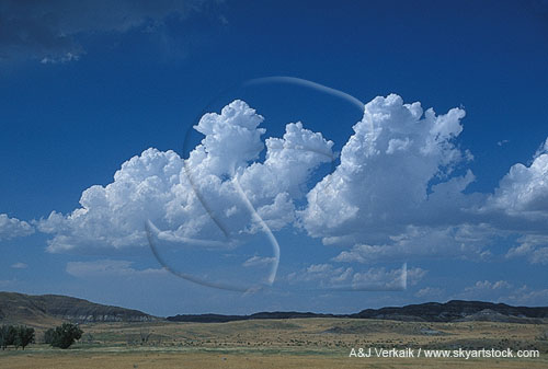 Cloud types, TCu: lines of towering Cumulus clouds 