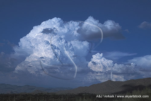Boiling convective clouds in a changing skyscape