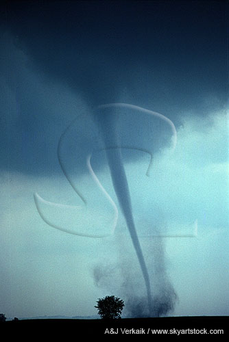 Mature tornado with well-defined column of debris cloud spray