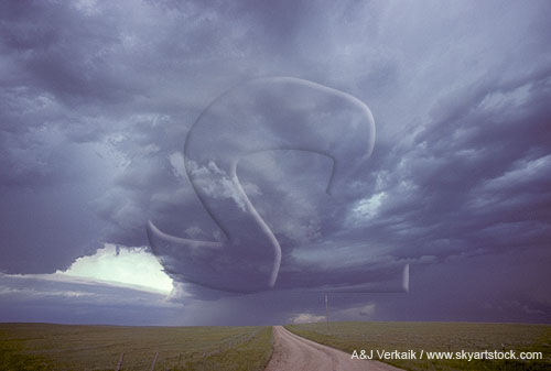 Overview of a severe storm showing wall cloud and flanking line