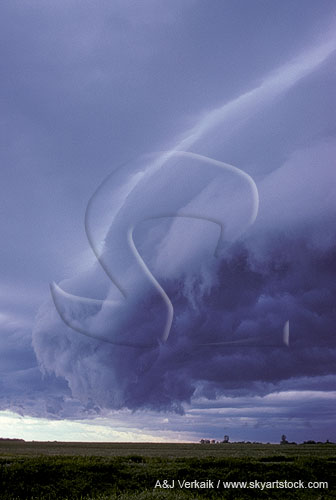 An ominous stormy sky with claw-like leading edge