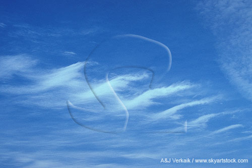 Cloud billows in a distorted wave pattern