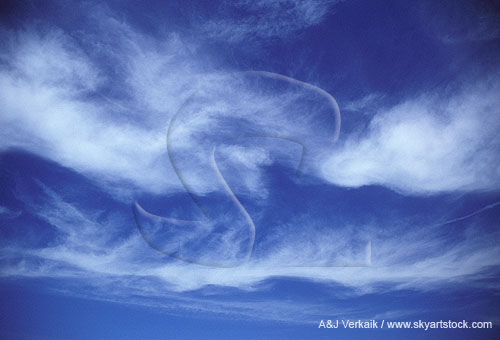 Undulating waves of Cirrus cloud