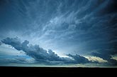 Factors affecting thunderstorm cloud growth potential