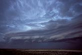 Complex shelf cloud structure with fine changes on the forward edge