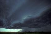 A dark shelf cloud (Arcus) on the leading edge of a severe storm